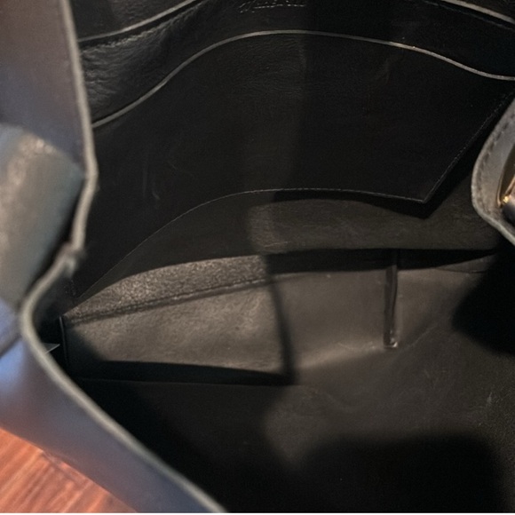 Madewell Essential Bucket Tote - Picture 6 of 6